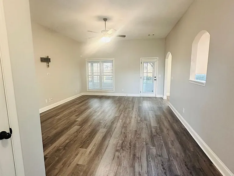 218 N Charity Ln — Photo 2