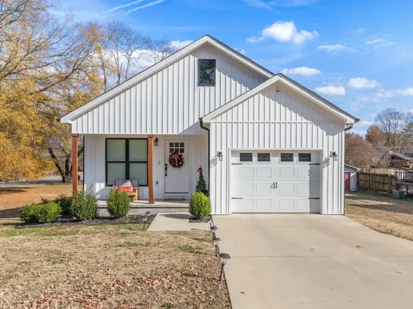 422 N Fulton St, Florence, AL 35630