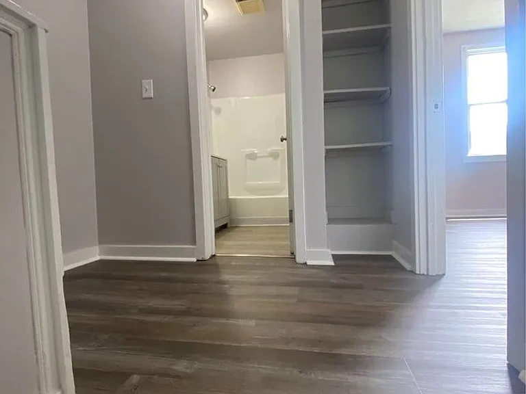 50-60 Longfellow Ct — Photo 14