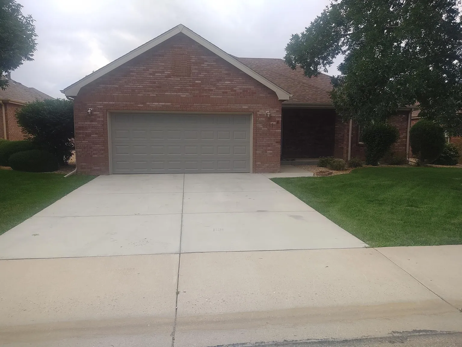 3 bed, 2904 sqft, $2,700 — Photo 1