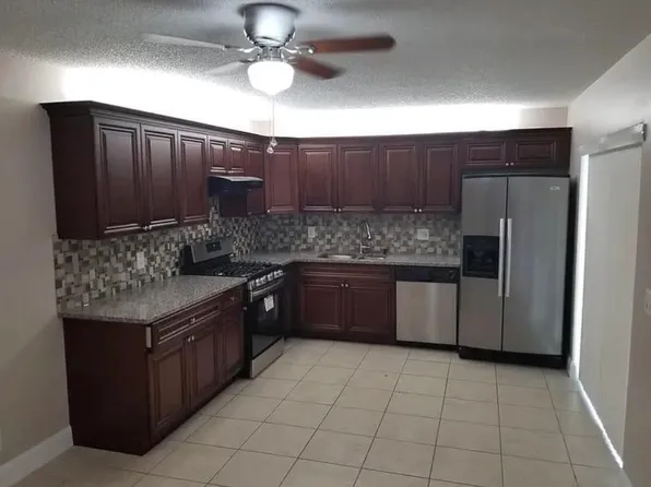2184 White Pine Cir APT A, Greenacres, FL 33415