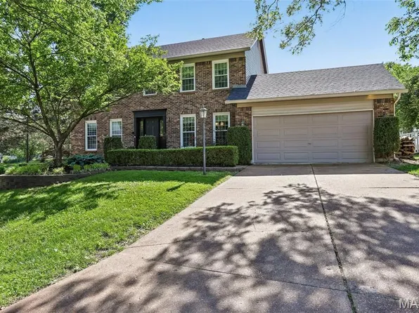 1419 Sawyers Trail Ct, Fenton, MO 63026