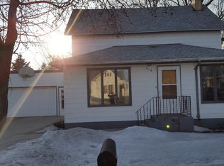 916 5th Ave, Cando, ND 58324