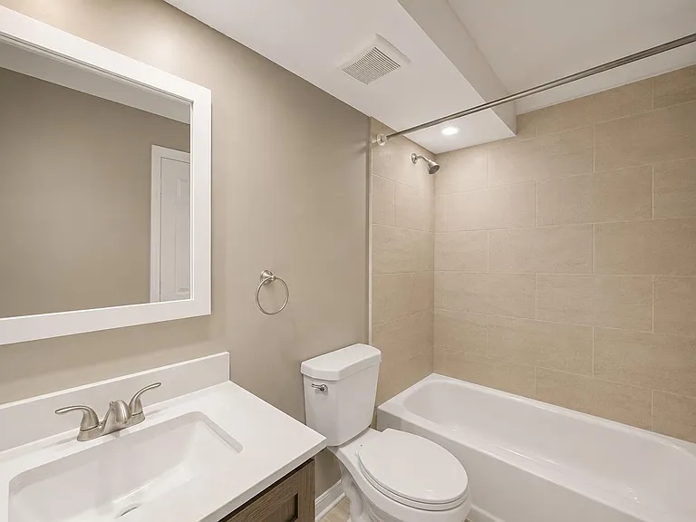 4528 SW 54th St #302-B — Photo 12