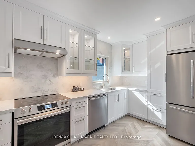 66 Ferncroft Dr — Photo 9