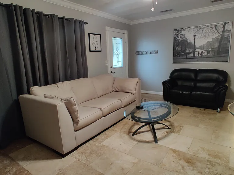 Deville Dr E — Photo 8