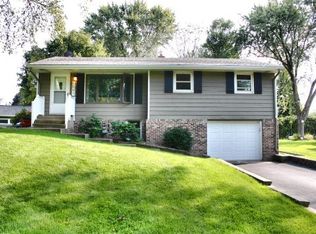 6097 Woodbine Ave, Woodbury, MN 55125