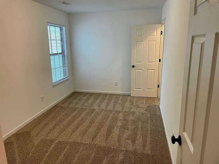 Quail Run Apartments and Townhomes — Photo 20