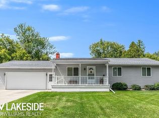 11124 Main Rd, Fenton, MI 48430