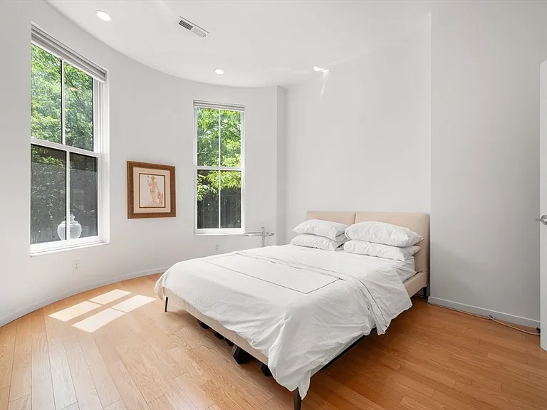 109 Chandler St #1 — Photo 30