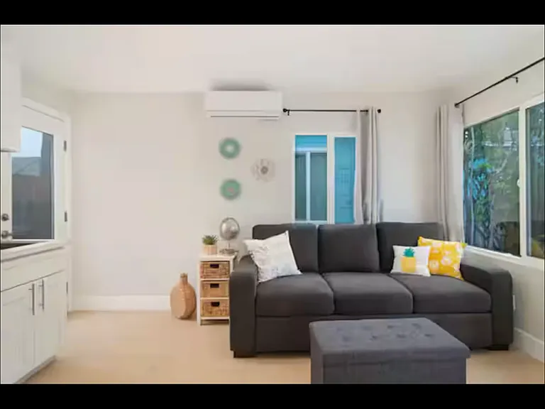 5124 Voltaire St — Photo 5