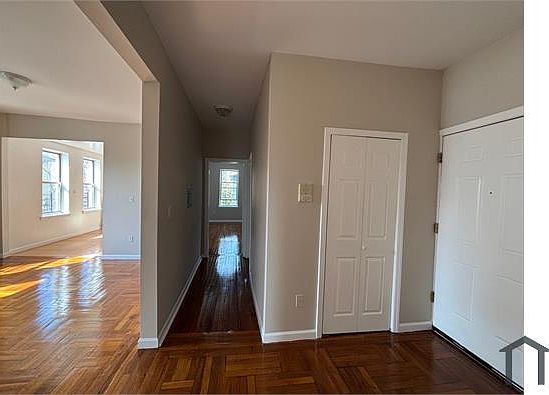 5th image of 23 Harvard St