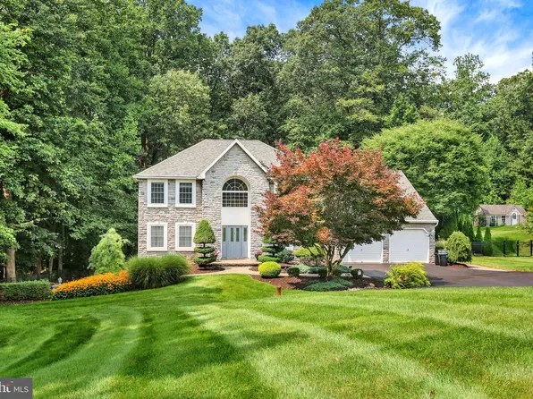 37 Ridge Crest Dr, Fleetwood, PA 19522