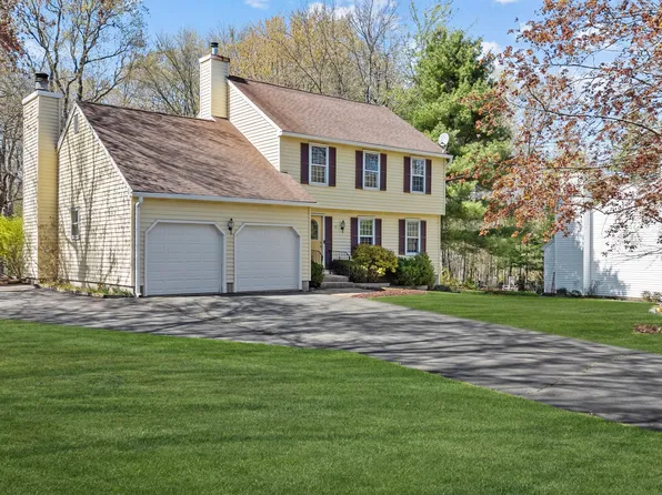 12 Weatherside Drive, Wallingford, CT 06492