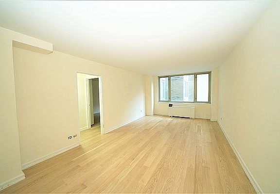 4th image of 125 E 87th St APT 4I