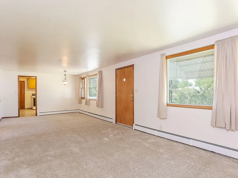 2408 Lake Dr — Photo 23