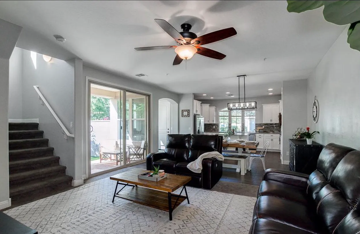 4 bed, 2514 sqft, $2,499 — Photo 3