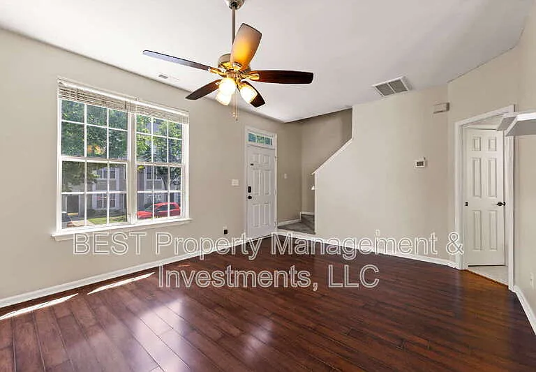 8130 Kings Creek Dr — Photo 5