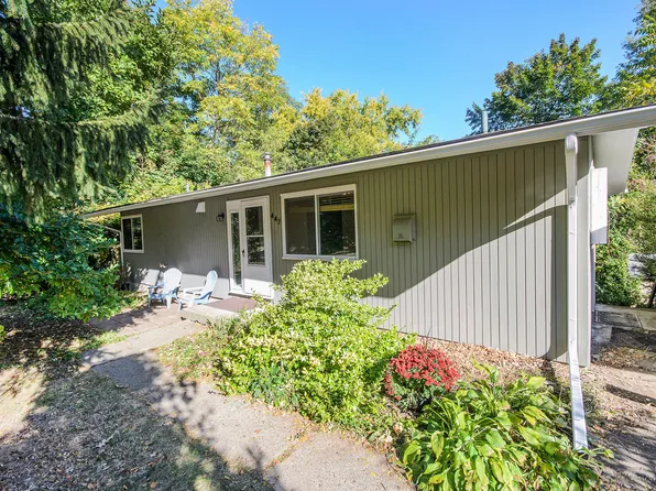 447 Manor Dr, Ann Arbor, MI 48105