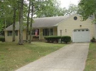 10 Laurelwyck Dr, Waretown, NJ 08758