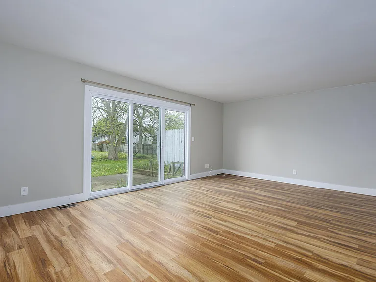 5842 Niles St #5844 — Photo 9