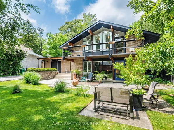 12 Woodbrook Dr, Brampton, ON L6W 1W5