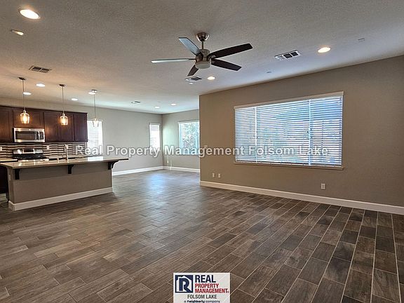 4th image of 1479 Leonard Ct