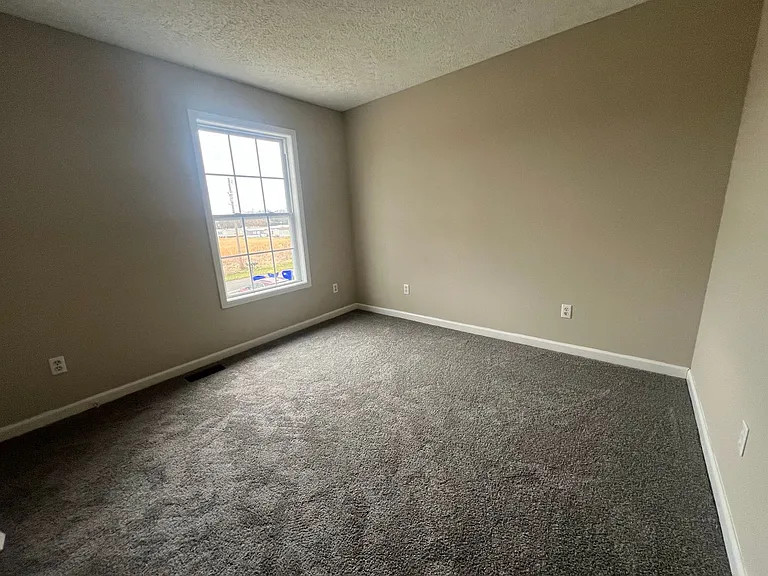 411 Pepper St — Photo 8