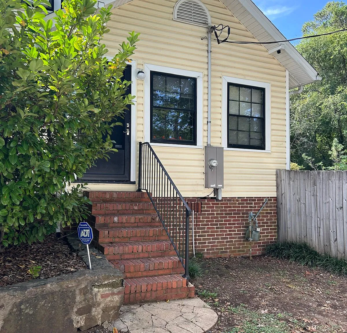 4 bed, 1838 sqft, $2,950 — Photo 2