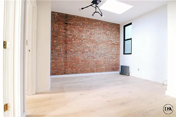 Rented by DSA Realty | media 2