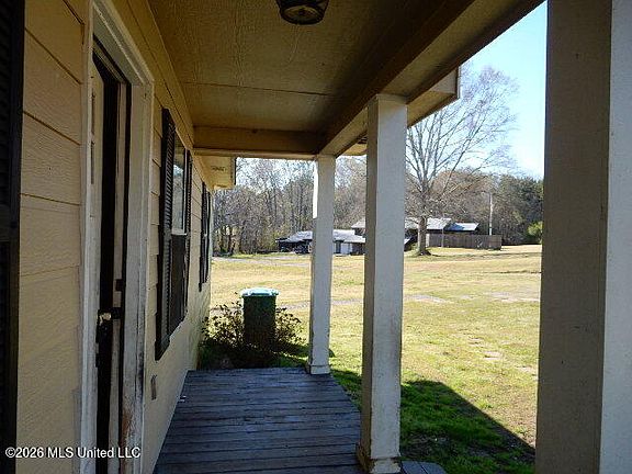4th image of 151 Barkwood Rd