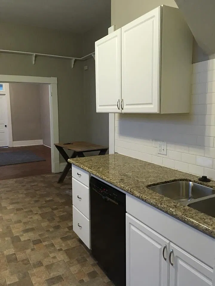 5 bed, 1500 sqft, $2,365 — Photo 3