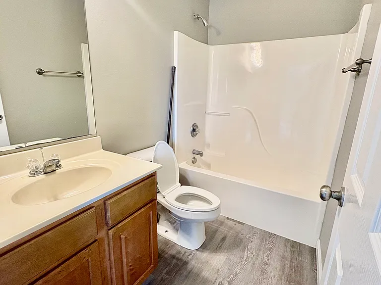 664 Materdie Ln #203 — Photo 12