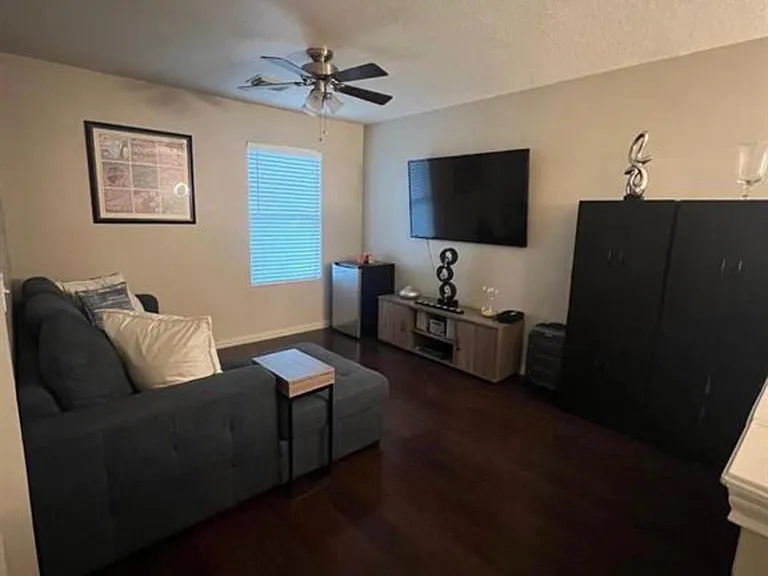 18710 Sandelford Dr — Photo 16