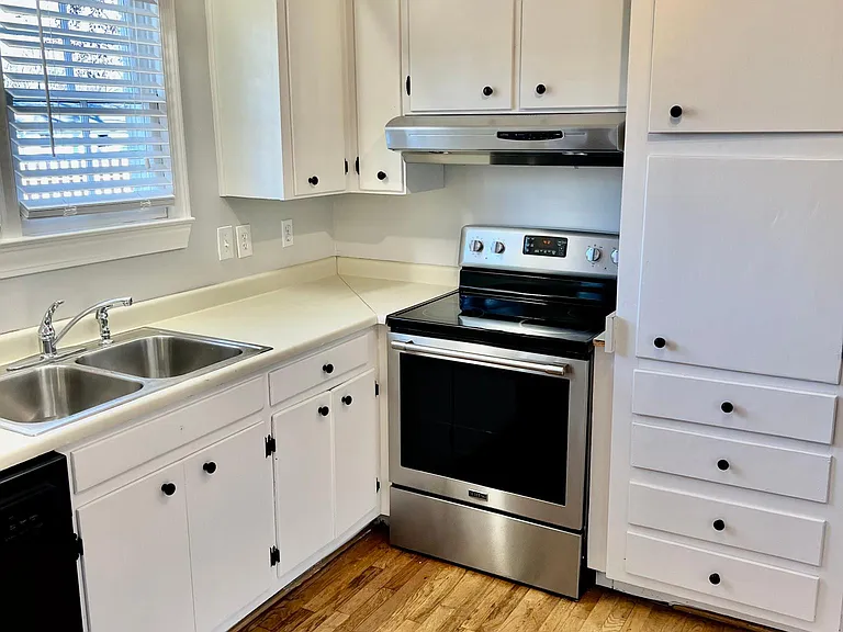 11 Howell Rd — Photo 8