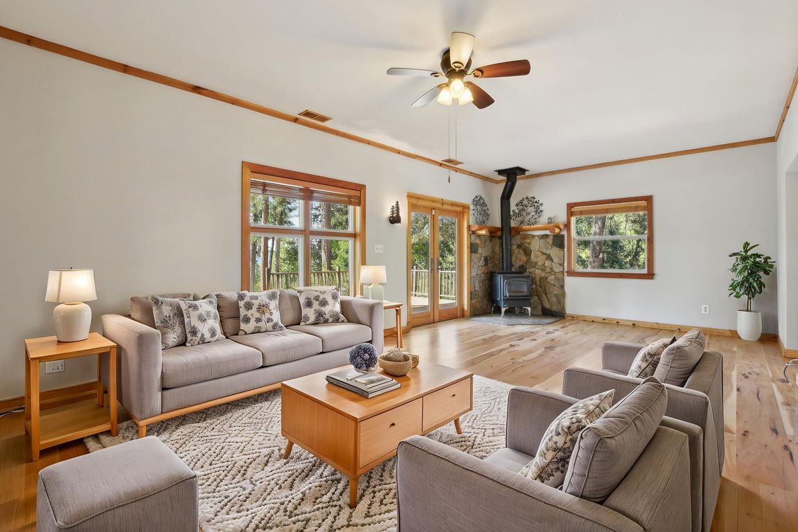 4-print-Reynolds Ln-2204-004 virtually staged