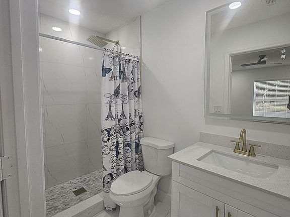 4th image of 8267 Malvern Cir #1