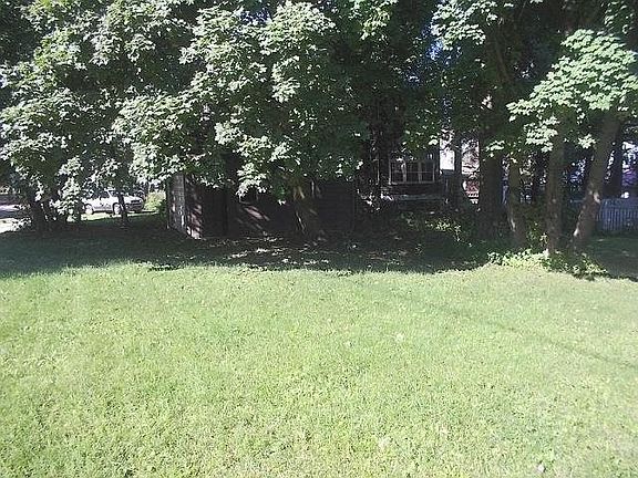 2nd image of 102 E Pewabic St