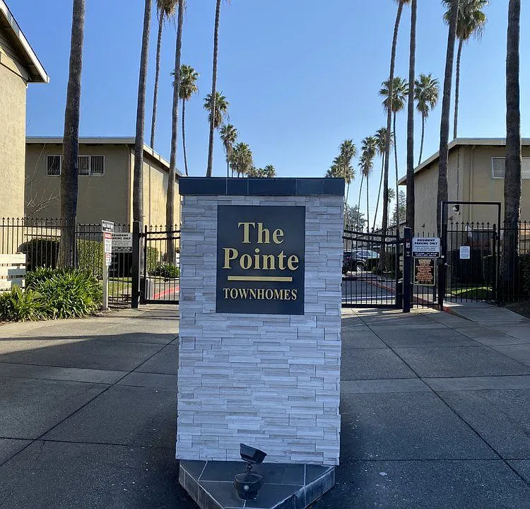 Pointe Townhomes
