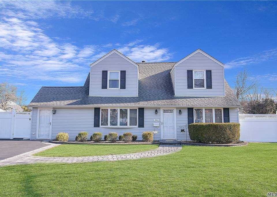 1st image of 354 Pin Oak Ln