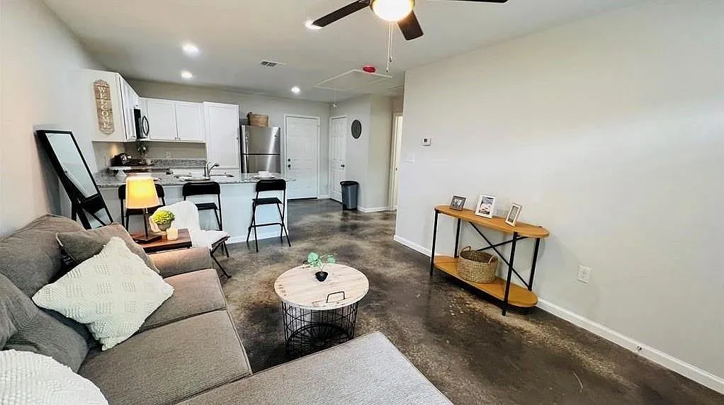 1 bed, 1.0 bath, 600 sqft, $1,000 — Photo 3