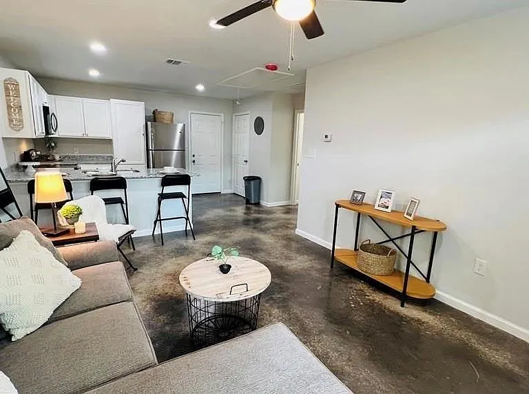 635 N Martin Luther King Dr — Photo 3