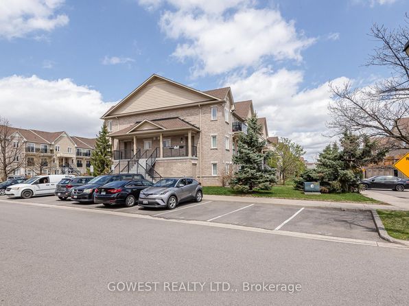 4965 Southampton Dr #35, Mississauga, ON L5M 8C8