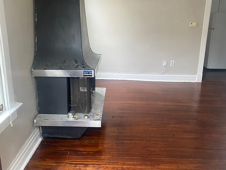 2096 Court Ave #1 — Photo 4