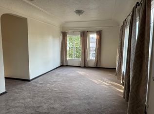 240 W 21st St #1-1-25, Long Beach, CA 90806