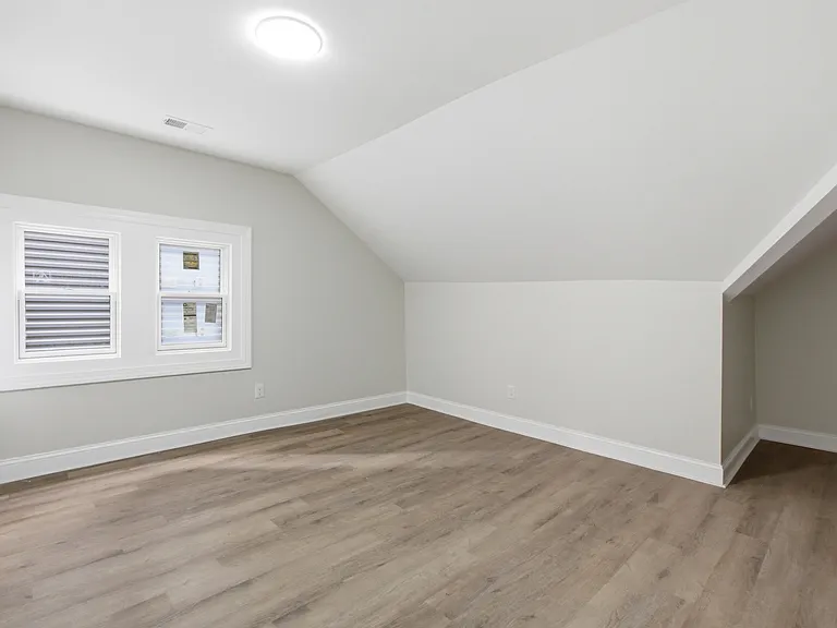 4635 John R St #4 — Photo 7