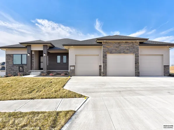 11264 S 219th St, Gretna, NE 68028