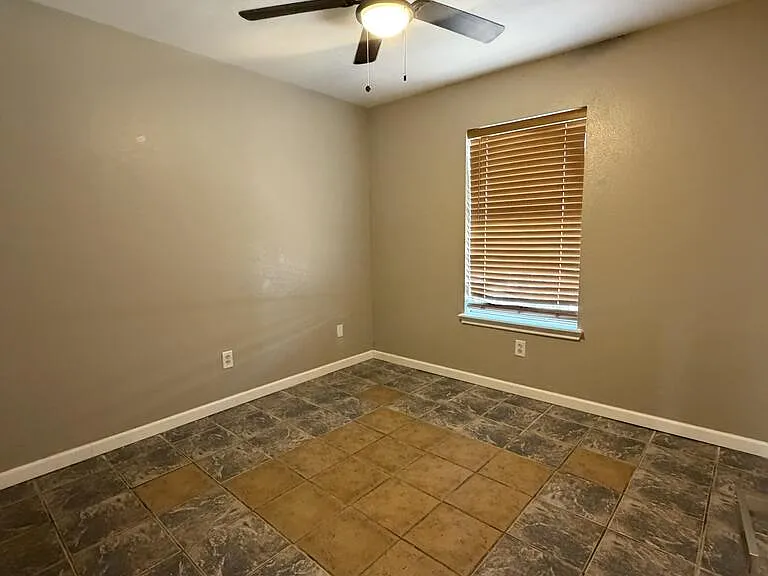 5092 Christian Cir — Photo 13