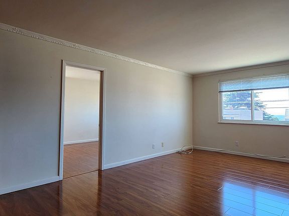 4th image of 1800 39th Ave APT 2