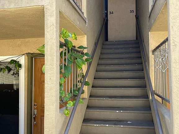 2nd image of 4222 Menlo Ave Unit 34